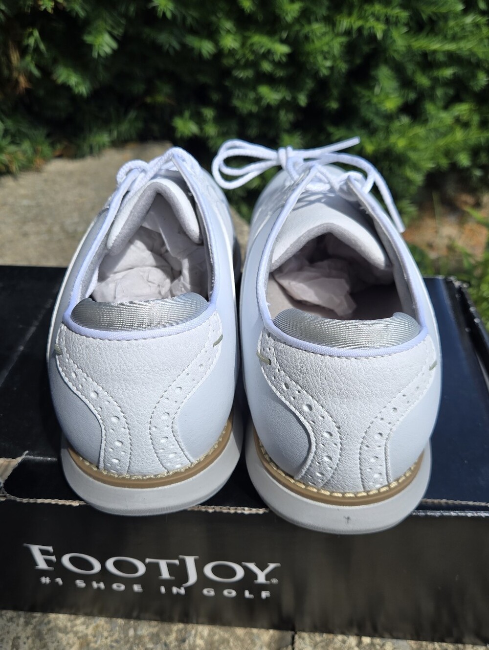 FootJoy Traditions Golf Cleats Women Size 9.5 W White Leather Spiked Shoes - Picture 4 of 10